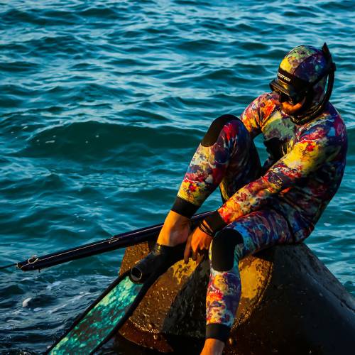 Using Camo spearfishing wetsuit