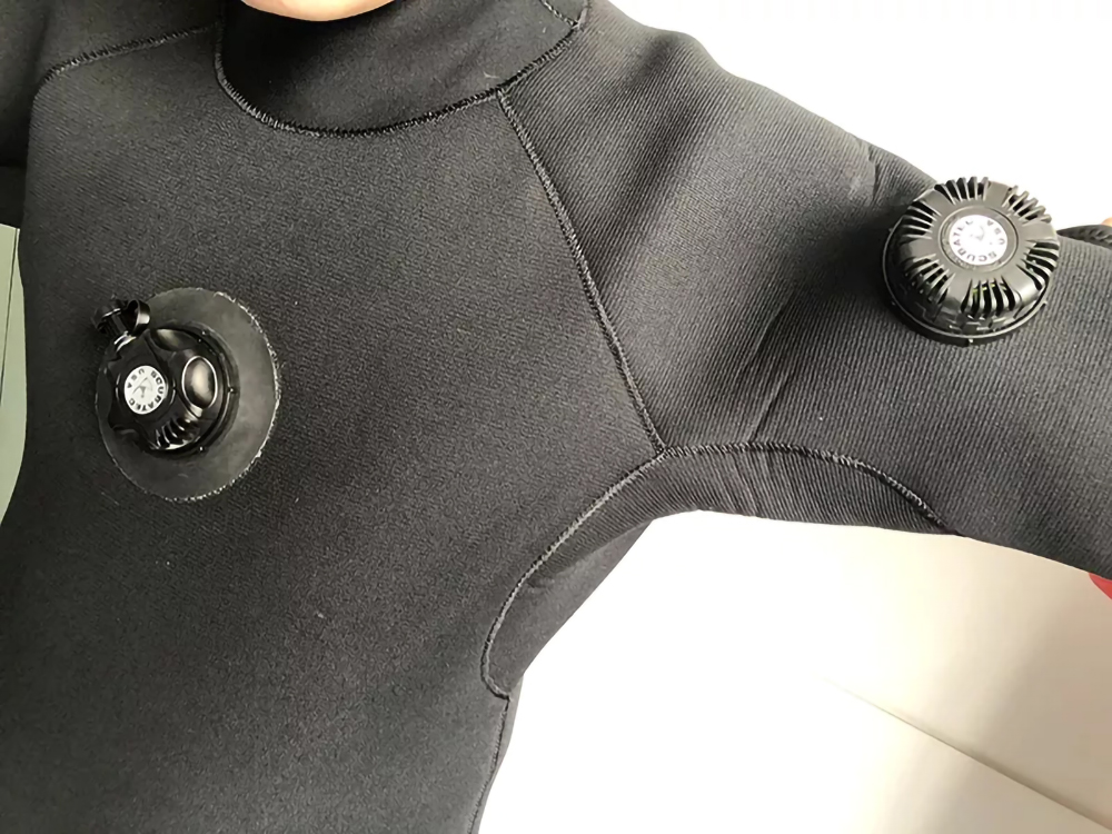 7mm diving drysuit