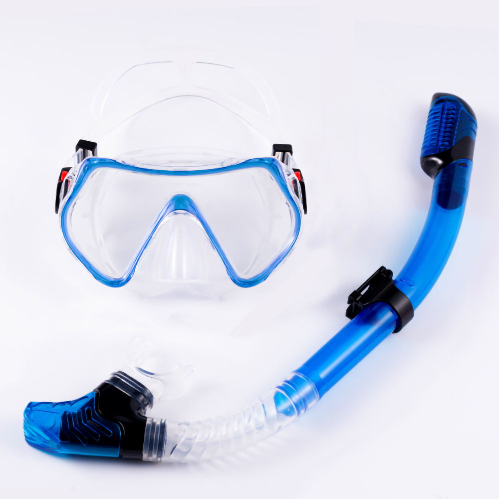 What are the very important basic snorkeling equipment