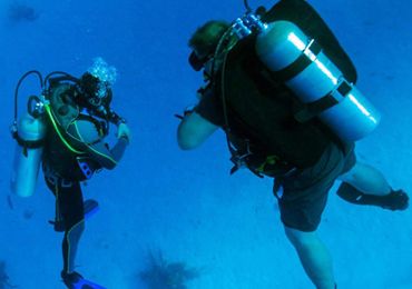 The Difference Between Wetsuits and Dry Suits